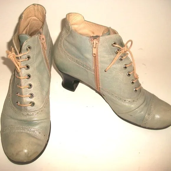Vintage Handmade Lace-Up Side-Zip Low Heel Italian Boots with a Story 10M - Picture 6 of 8